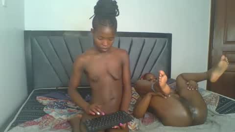 kinky_aria online show from November 2025 09:28:01 PM