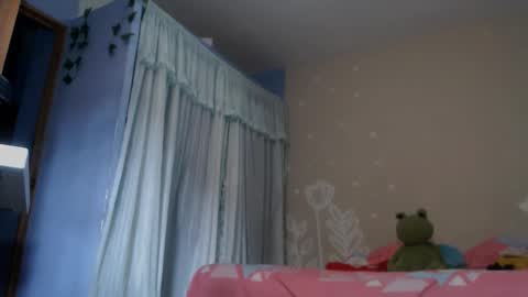 kinky_eli_ online show from April 2026 02:42:01 PM