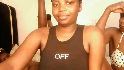 Lola online show from October 2025 04:10:02 AM