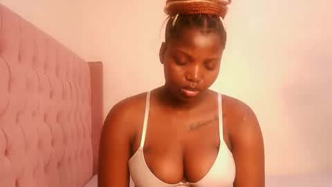 Lola online show from March 2026 09:13:01 AM