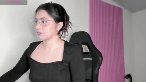 kinky yeyns online show from March 2026 03:22:02 AM