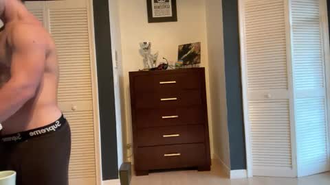 Snapshot of kinkybuffboy chatting on January 2025 10:40:01 PM kinkybuffboy online show from January 2025 10:40:01 PM