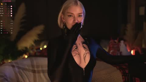 kinkylina_ online show from December 2024 07:09:02 PM