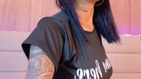 KiO online show from November 2025 04:11:02 AM