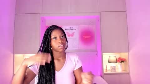 M A R A  online show from October 2025 12:15:01 PM