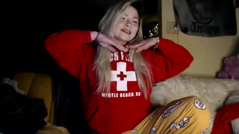 Snapshot of kipsy420 chatting on December 2024 12:08:02 PM Kipsy Rose online show from December 2024 12:08:02 PM