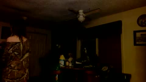 Snapshot of kipsy420 chatting on December 2025 02:29:01 AM Kipsy Rose online show from December 2025 02:29:01 AM