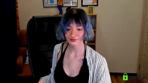 Snapshot of kira__cutie chatting on January 2026 08:51:02 PM Kira online show from January 2026 08:51:02 PM