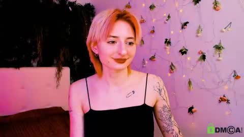 Snapshot of kira__cutie chatting on May 2026 12:18:01 AM Kira online show from May 2026 12:18:01 AM