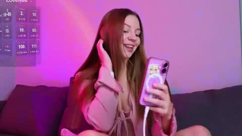Snapshot of kira_briis chatting on July 2026 07:05:02 PM Kira Briis online show from July 2026 07:05:02 PM