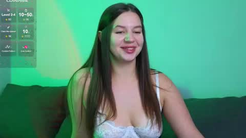 Snapshot of kira_briis chatting on July 2026 08:00:01 PM Kira Briis online show from July 2026 08:00:01 PM