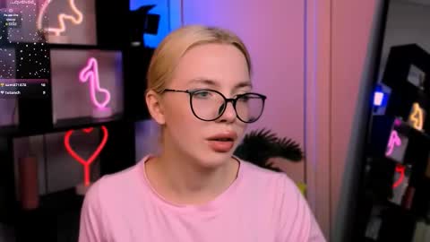 Snapshot of kira_fox_x chatting on November 2025 12:27:01 PM kira fox x online show from November 2025 12:27:01 PM
