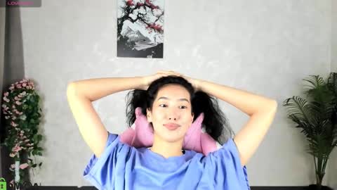 Aura online show from September 2025 04:16:01 AM