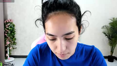 Aura online show from October 2025 01:59:01 AM