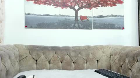 kira online show from February 2025 11:52:01 AM