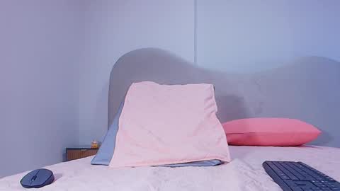 kira online show from November 2025 12:20:01 PM