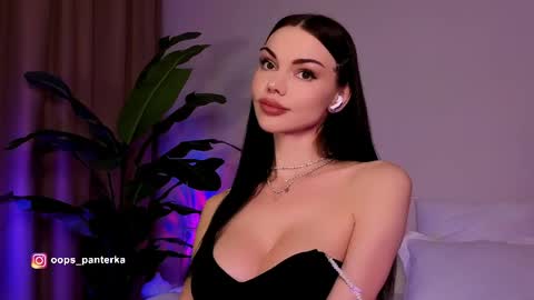 Snapshot of kira_mmr chatting on May 2026 07:31:01 PM Kira and friends online show from May 2026 07:31:01 PM