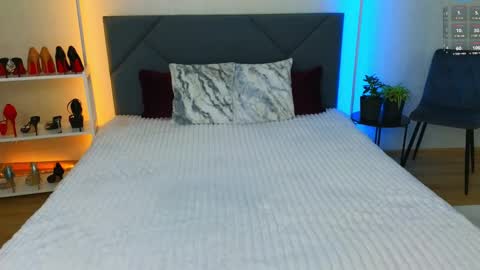 Kira online show from March 2025 07:03:01 AM