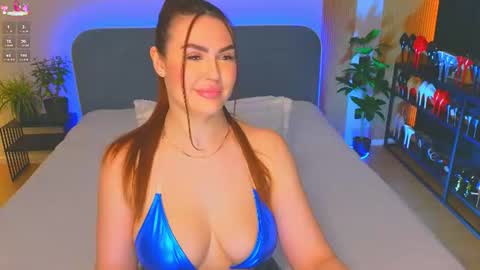 Snapshot of kira_sexxx chatting on June 2026 08:37:02 PM Kira online show from June 2026 08:37:02 PM