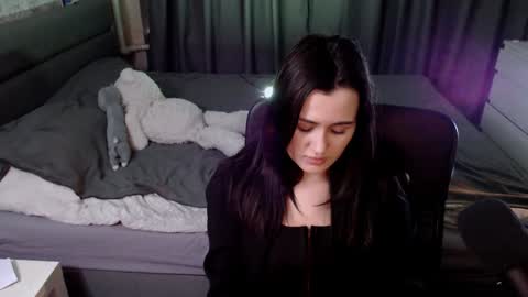 Kira  follow me  online show from December 2024 01:29:01 AM