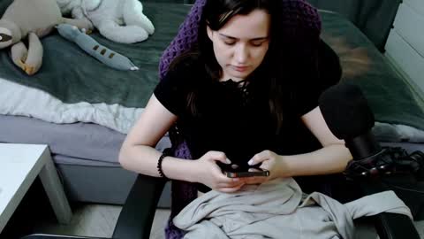 Kira  follow me  online show from January 2025 01:43:02 AM