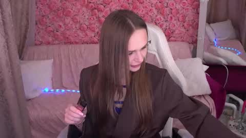 kiraagray online show from March 2026 02:12:02 PM