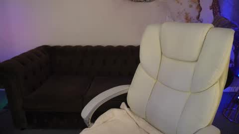 Kira online show from February 2025 09:49:02 PM