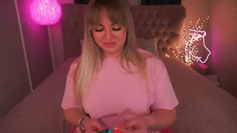 Kira online show from March 2025 08:54:01 PM