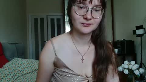 Snapshot of kiragoldens chatting on June 2026 06:27:02 AM KiraGoldens online show from June 2026 06:27:02 AM