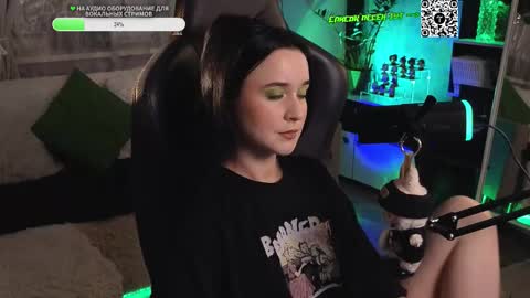 Kira    online show from October 2025 10:11:01 PM