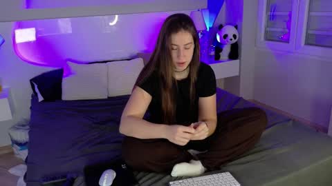 Snapshot of kiralimme_ chatting on February 2026 08:12:01 AM Kira online show from February 2026 08:12:01 AM