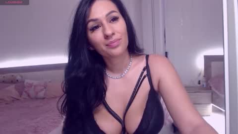 kiramaes online show from March 2026 12:16:01 PM