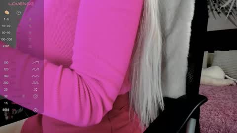 Kira online show from December 2025 01:55:02 AM