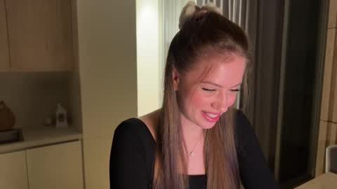 Kira online show from October 2025 04:15:02 PM