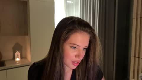 Kira online show from October 2025 03:56:02 PM