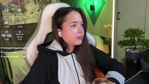 Kira online show from February 2025 01:53:02 PM