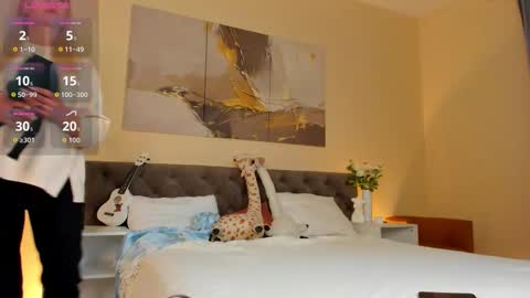 KiraSun online show from October 2025 12:06:01 PM