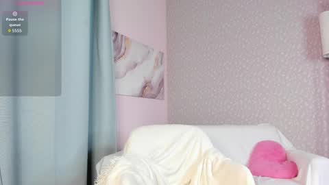 KiraSun online show from November 2025 12:16:02 PM