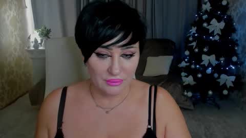 Kira online show from December 2025 10:20:01 AM