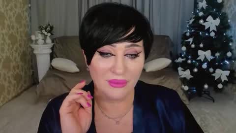 Kira online show from December 2025 11:49:02 AM