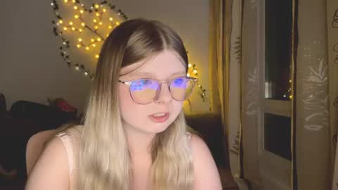 Snapshot of kirayume chatting on July 2026 09:19:02 PM KiraYume online show from July 2026 09:19:02 PM