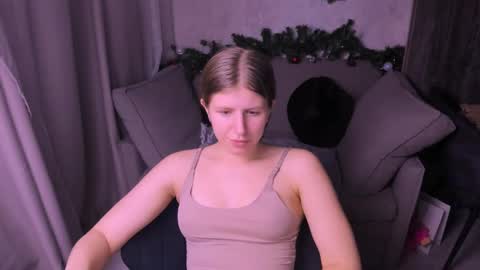 Kira online show from December 2024 10:00:02 PM