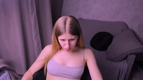 Kira online show from February 2025 07:03:02 PM