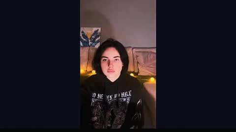 Kira online show from October 2025 06:37:01 PM