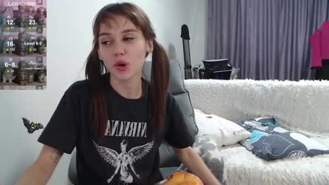 Kisi online show from December 2024 05:38:02 AM