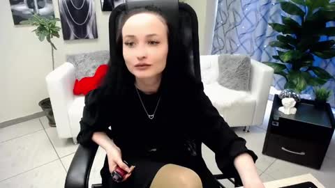 Louise online show from April 2026 08:46:01 AM