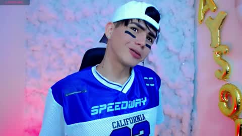 kiss_whitee online show from October 2025 09:27:02 PM