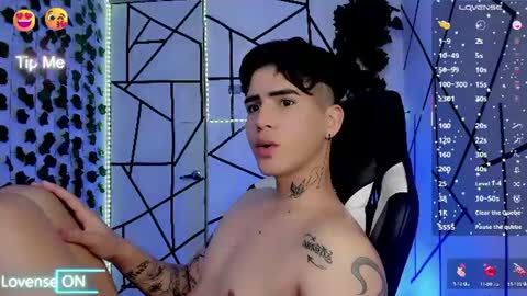 kiss_whitee online show from June 2026 01:58:02 AM