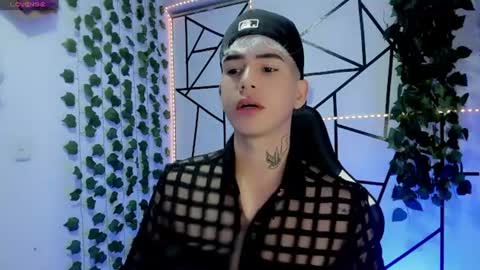 kiss_whitee online show from July 2026 08:41:01 AM