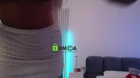 Alexandra online show from October 2025 07:45:02 PM